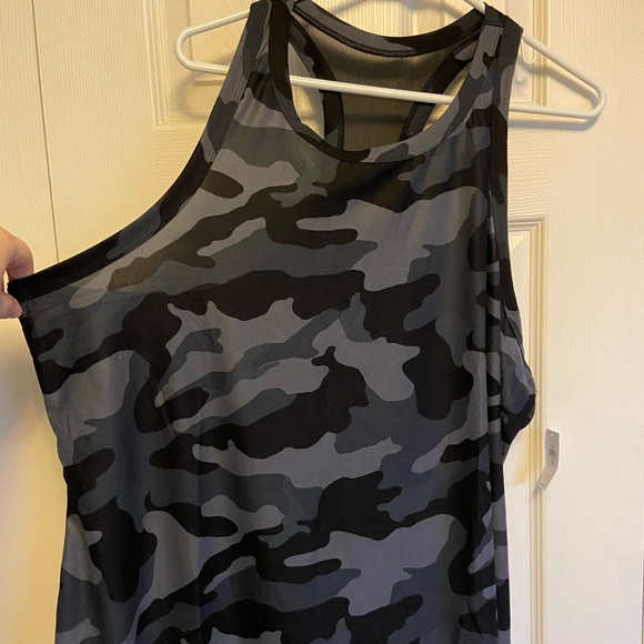 NWT old navy Athletic tank - Picture 2 of 6